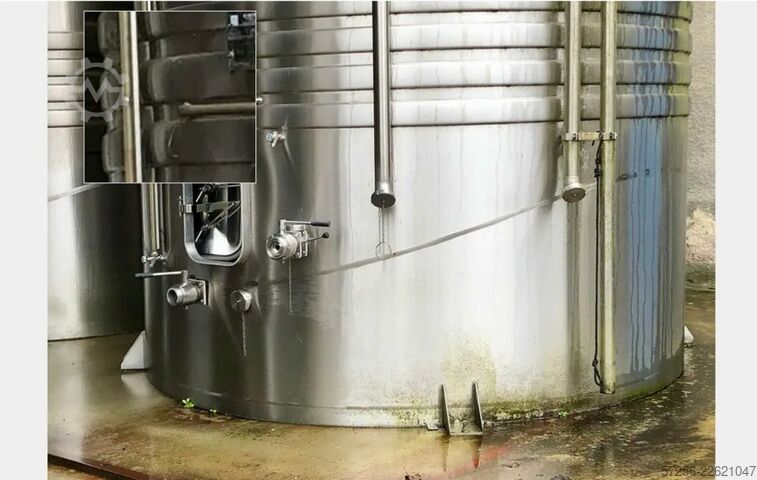 Storage tank 90m³ stainless steel tank with heating and a robust funnel
