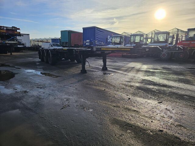 Transport von Containern OZGUL /GA08XS1 / 2 X EXTENDIBLE CHASSIS /GERMAN TRAIL...