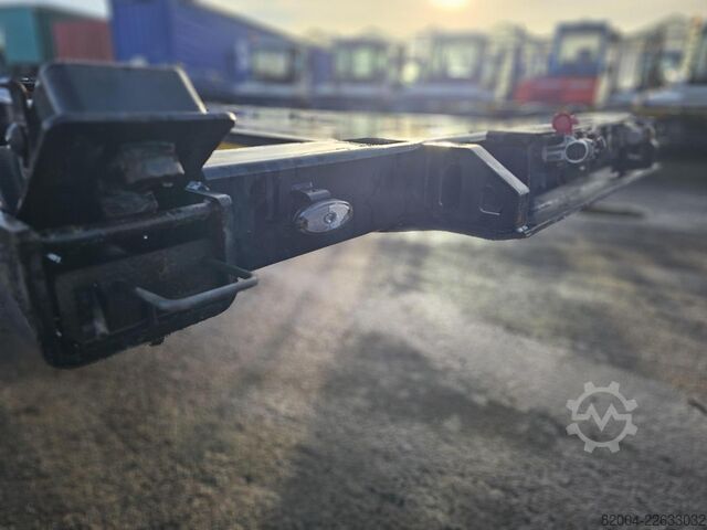 Transport von Containern OZGUL /GA08XS1 / 2 X EXTENDIBLE CHASSIS /GERMAN TRAIL...