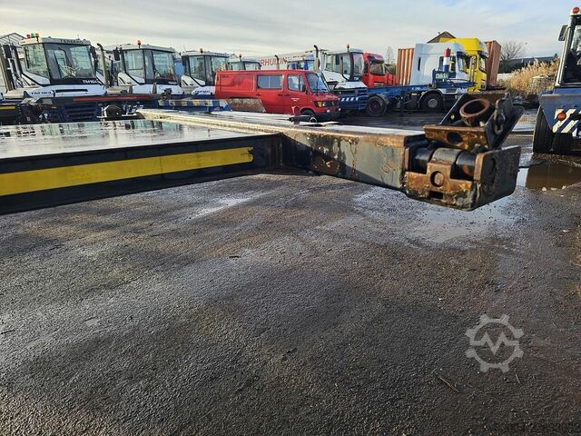 Transport von Containern OZGUL /GA08XS1 / 2 X EXTENDIBLE CHASSIS /GERMAN TRAIL...