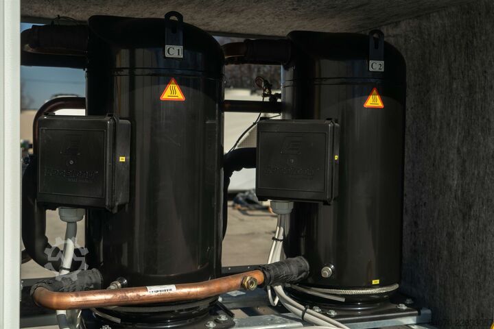 Kühler / Wärmepumpe New Industrial Chiller / Heat pump CLIMAVENETA 306/340 KW | With warranty