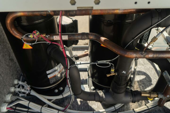 Kühler / Wärmepumpe New Industrial Chiller / Heat pump CLIMAVENETA 306/340 KW | With warranty