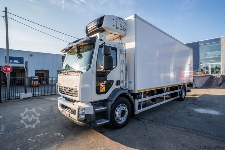 Refrigerated/freezer transport VOLVO FLH 290 +CARRIER