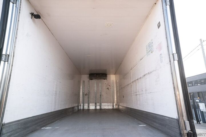 Refrigerated/freezer transport VOLVO FLH 290 +CARRIER