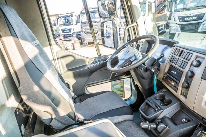 Refrigerated/freezer transport VOLVO FLH 290 +CARRIER