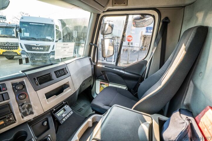 Refrigerated/freezer transport VOLVO FLH 290 +CARRIER