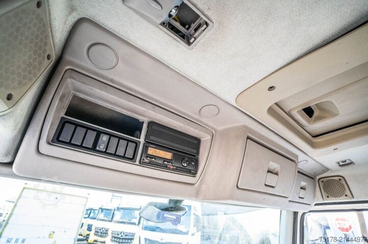 Refrigerated/freezer transport VOLVO FLH 290 +CARRIER