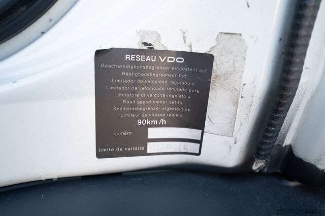 Refrigerated/freezer transport VOLVO FLH 290 +CARRIER