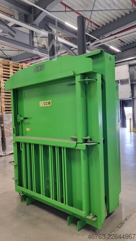 Bale press MACFAB Systems Ltd BMF650 Auto HT RAL - MM9.8