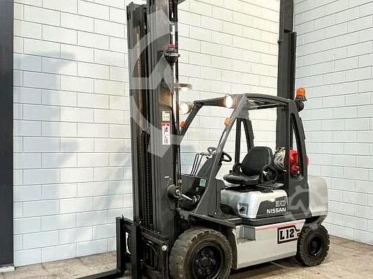 Gabelstapler Nissan UGD 02 A 30 PQ
