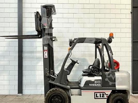 Gabelstapler Nissan UGD 02 A 30 PQ
