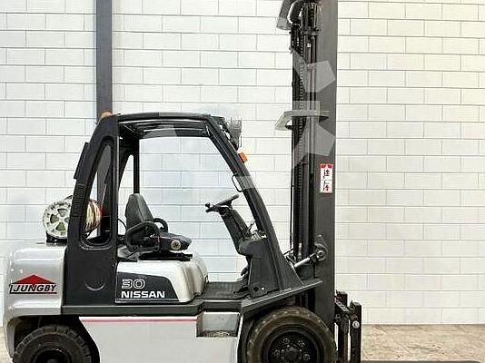 Gabelstapler Nissan UGD 02 A 30 PQ
