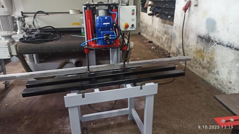 Universal drill GOMAD WU 1 V
