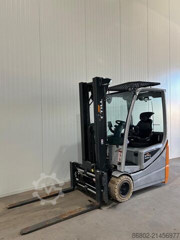 Electric forklift with sideshift Still RX20-16C