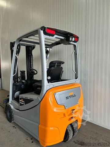 Electric forklift with fork positioner Still RX20-16
