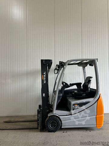 Electric forklift with fork positioner Still RX20-16