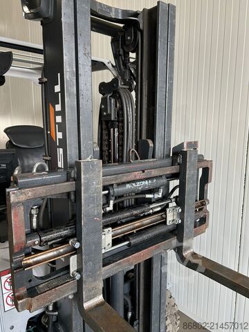 Electric forklift with fork positioner Still RX20-16