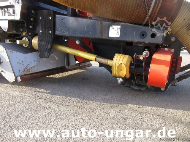 Vacuum tank truck Trilo S8 Kehrsaugwagen 2015 sweep & collect