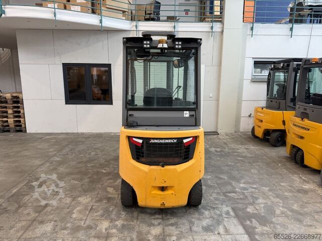 Diesel Forklift Jungheinrich DFG 320 S / Halbkabine / 878 Std.