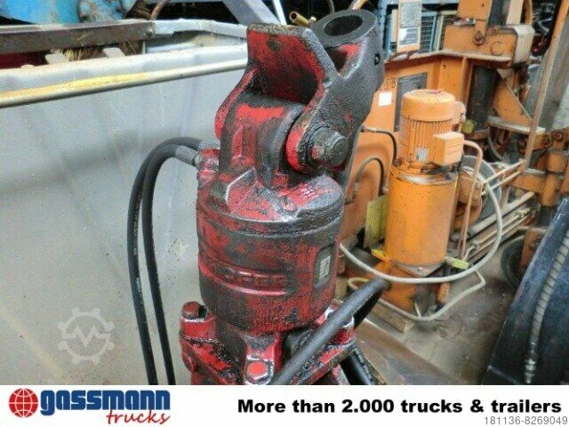 Truck mounted crane Kinshofer - 2 Schalengreifer