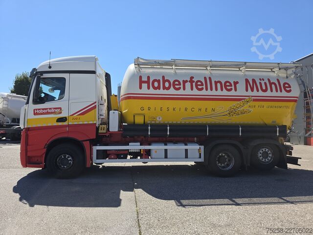 LKW mit Siloaufbau Mercedes-Benz Actros 2545
