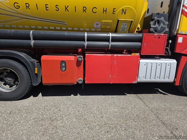 LKW mit Siloaufbau Mercedes-Benz Actros 2545