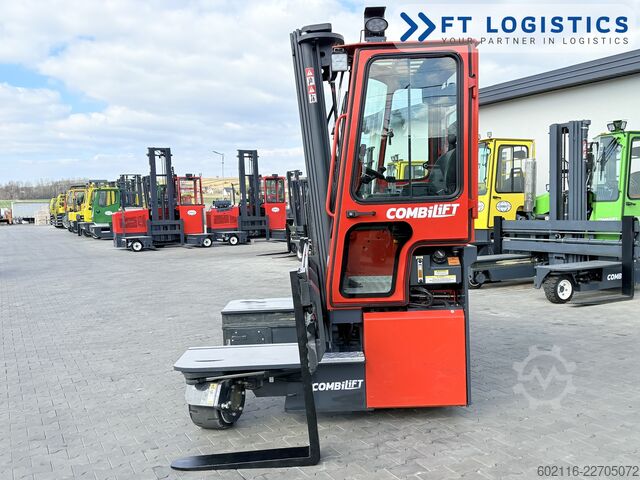 Vierwegestapler Combilift C3000ET TRIPLEX 5940 WIDE FORK POSITIONE