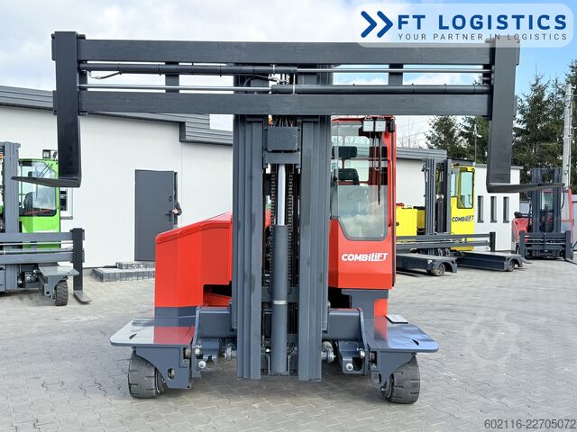 Vierwegestapler Combilift C3000ET TRIPLEX 5940 WIDE FORK POSITIONE