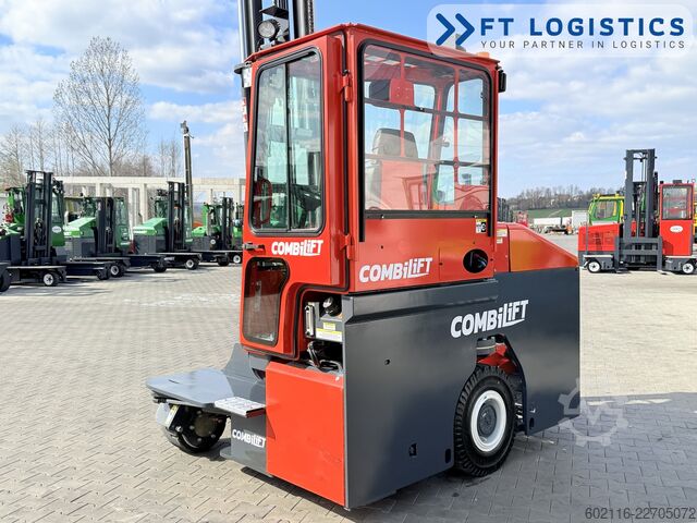 Vierwegestapler Combilift C3000ET TRIPLEX 5940 WIDE FORK POSITIONE