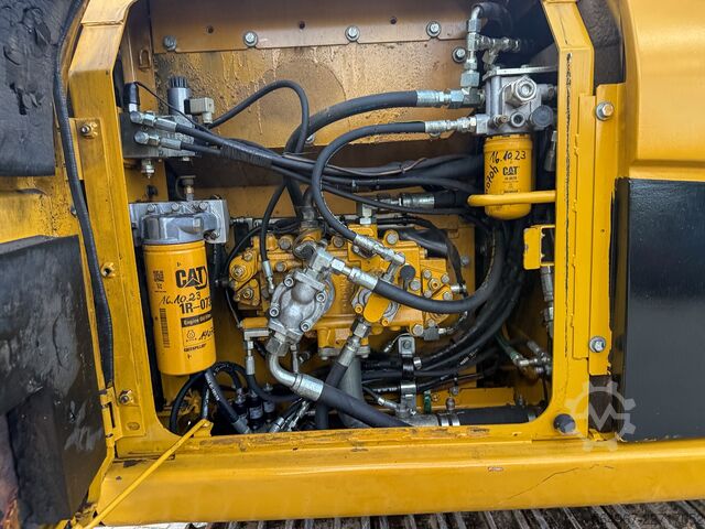 Kettenbagger Caterpillar 319D OQ80 vollhydr. Klima Kamera