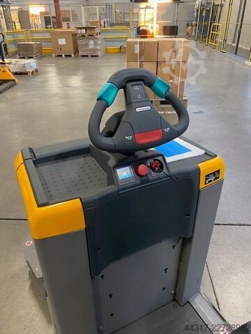 Mobile Industrieroboter AGV AMR FTS Jungheinrich AGV 55 OTC