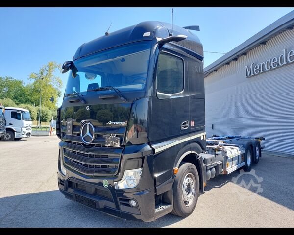 Wechselbrücke mit Kofferaufbau MERCEDES-BENZ Actros 5 25 6x2 - Actros 5 2553 L 6x2