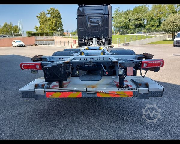 Wechselbrücke mit Kofferaufbau MERCEDES-BENZ Actros 5 25 6x2 - Actros 5 2553 L 6x2