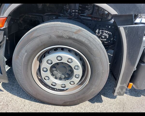 Wechselbrücke mit Kofferaufbau MERCEDES-BENZ Actros 5 25 6x2 - Actros 5 2553 L 6x2