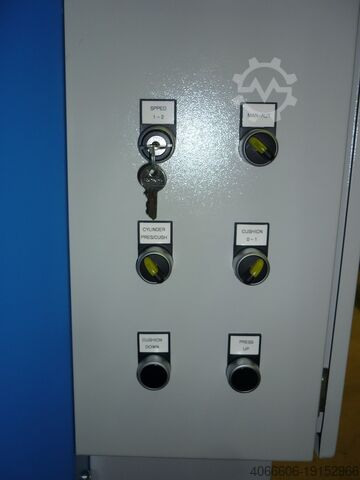 Hydraulic press Hidrogarne 250 T 4-Säulen Tiefziehpresse MV-250E/NC