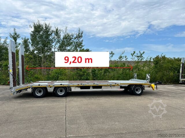 Low loader trailer Möslein T 3-9,20 F  3 Achs Tieflader mit gerader Ladefläche 9 m, Neufahrzeug