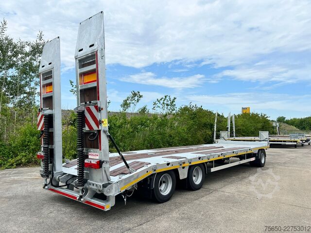 Low loader trailer Möslein T 3-9,20 F  3 Achs Tieflader mit gerader Ladefläche 9 m, Neufahrzeug