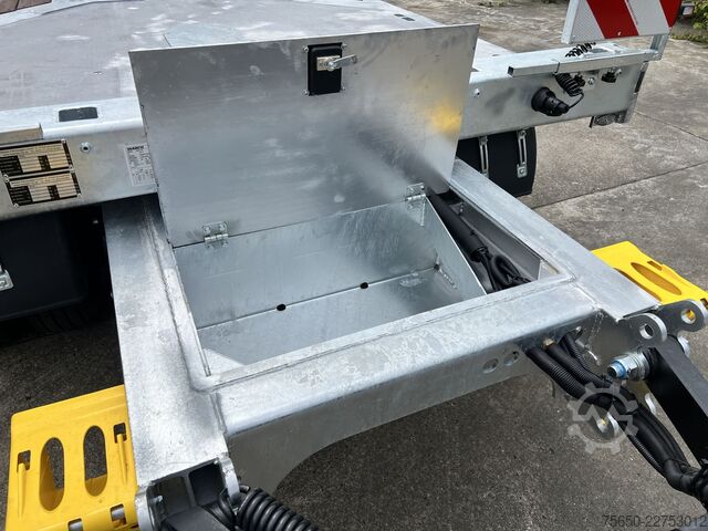 Low loader trailer Möslein T 3-9,20 F  3 Achs Tieflader mit gerader Ladefläche 9 m, Neufahrzeug