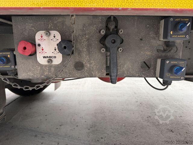 Low loader semitrailer  t3  3 Achs Satteltieflader Mega