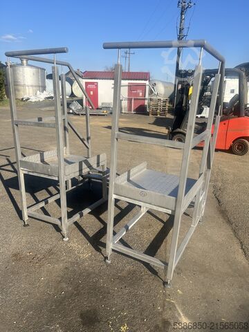 Edelstahl-Bedienstiege für Maschinen  