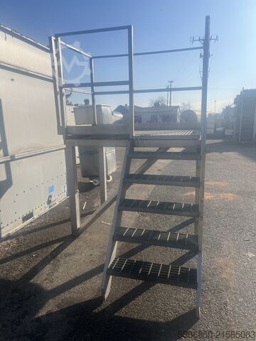 Podest zum Waschen / Warten von Maschinen aus Edelstahl  