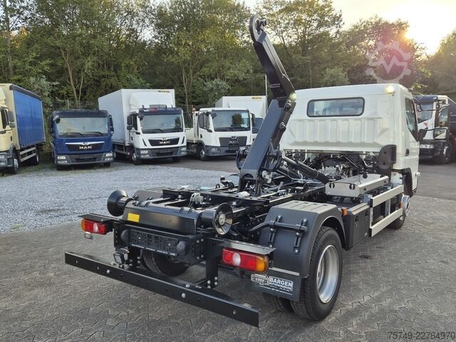 Telehoist load lugger van Fuso Canter FUSO 7C18 Duonic City Abrollkipper