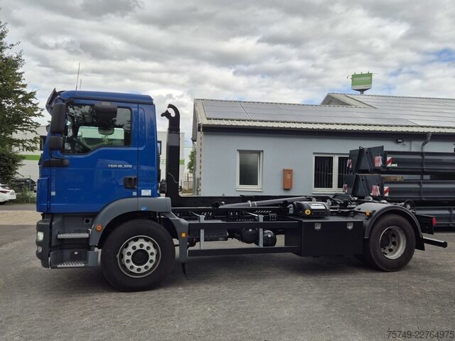 Roll-off tipper truck man TGM 18.320 BL 4x2 Abrollkipper 14t Automatik