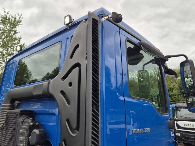 Roll-off tipper truck man TGM 18.320 BL 4x2 Abrollkipper 14t Automatik