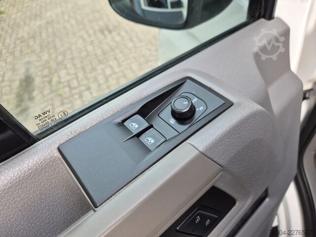 Wheelchair transport VW Crafter 2.0 TDI/ DSG/ Wheelchair/ 8+1