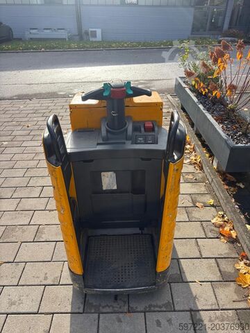 Elektrische Niederhubwagen Jungheinrich ERE 225