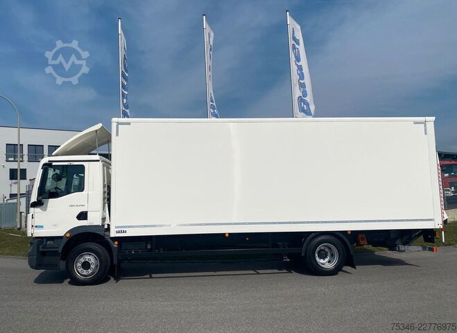 Box truck MAN TGM 15.290 BL/Koffer/3Sitzer/NL8,0 To/LBW/17 tkm