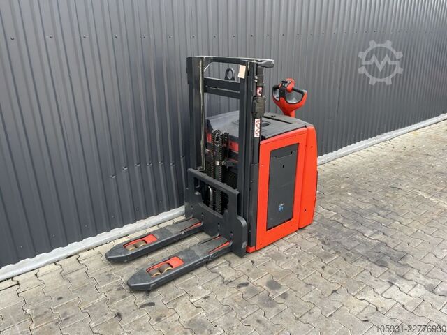 Pedestrian Stacker Linde L16