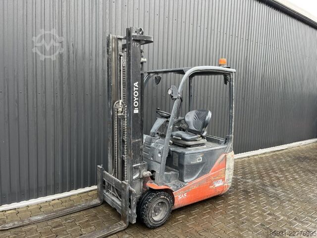 Electric 3-wheel forklift Toyota 8FBE20T