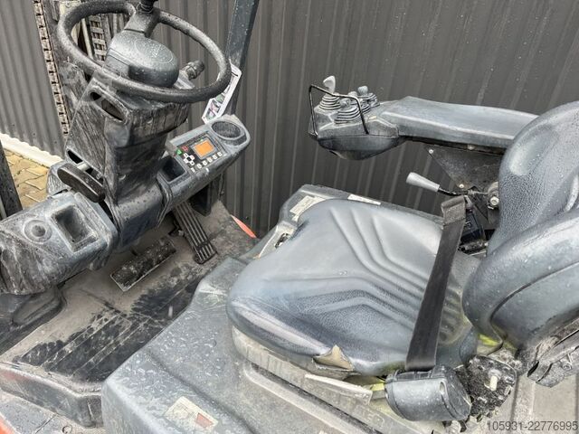 Electric 3-wheel forklift Toyota 8FBE20T